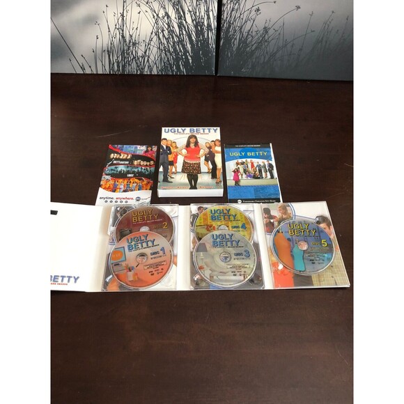 Ugly Betty: the Complete Second Season (DVD) ~ 5 Disc Set ABC TV Series Show - Picture 4 of 7